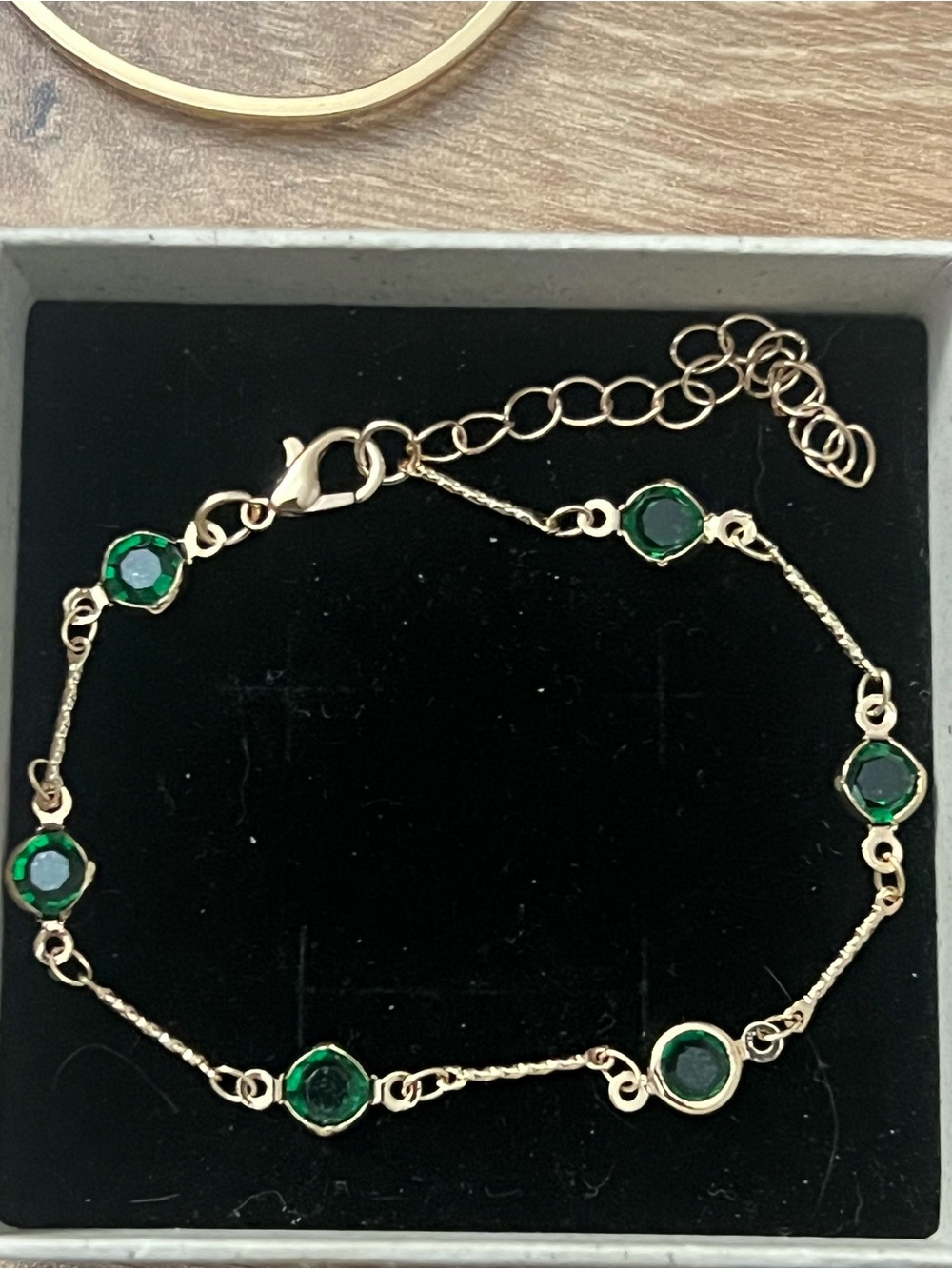 Gold Chain Bracelet with Emerald Green Stones